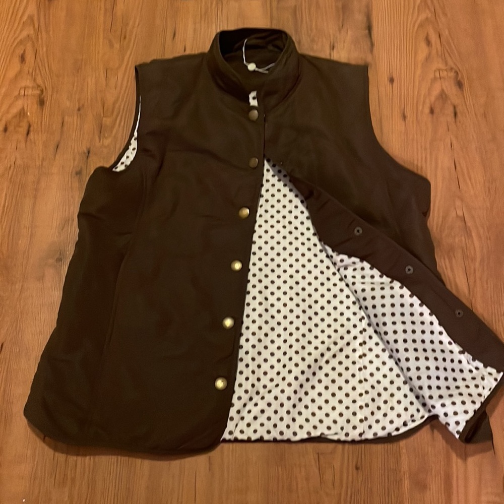 Aziz quilted brown vest.